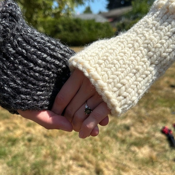 Handknit Wool Fingerless Gloves ~ Unisex - Picture 7 of 7
